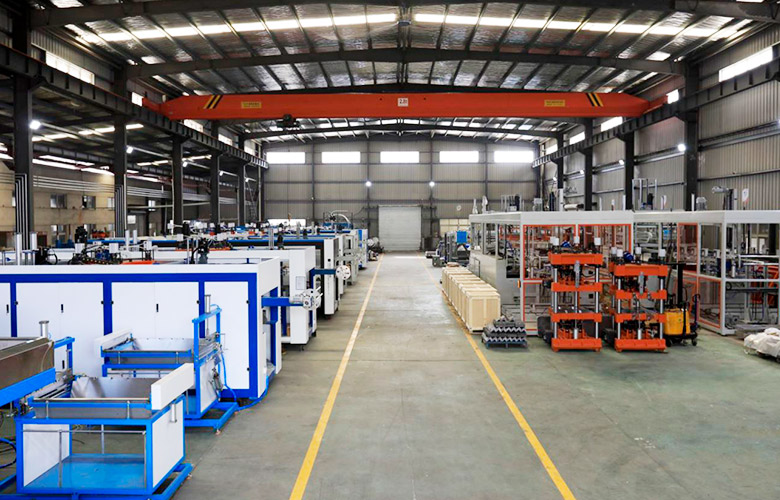 Thermoformming stroj/plastový pohár stroj